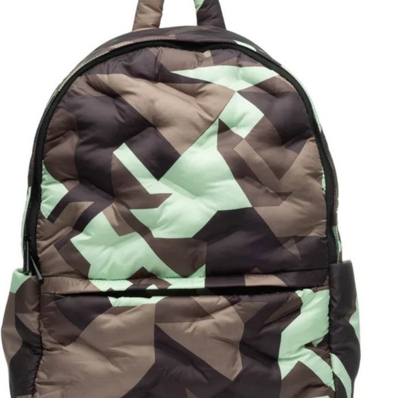 Go dash dot Maya backpack! Camo! Used - Picture 2 of 9